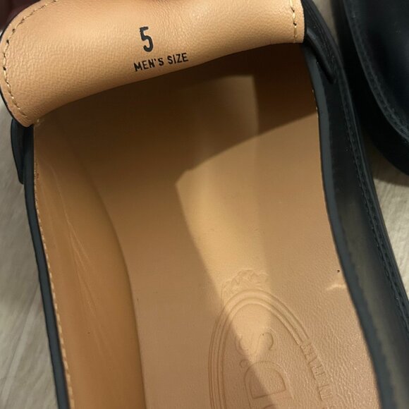 Tod\'s Men\'s Black Loafers BRAND NEW Size 5 main image 2